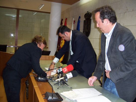 EL AYUNTAMIENTO PREMIA CON 2.400 EUROS A UN TOTAL DE 5 PROYECTOS DEL CERTAMEN INNOVACIN EDUCATIVA 2007/2008   DIRIGIDOS A PROFESORES PARA MEJORAR LA CALIDAD DE LA ENSEANZA DE LA LOCALIDAD