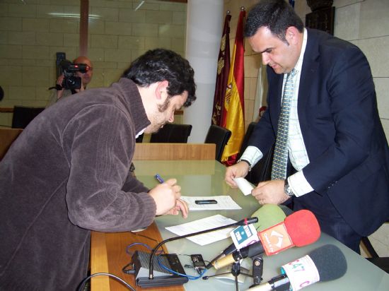 EL AYUNTAMIENTO PREMIA CON 2.400 EUROS A UN TOTAL DE 5 PROYECTOS DEL CERTAMEN INNOVACIN EDUCATIVA 2007/2008   DIRIGIDOS A PROFESORES PARA MEJORAR LA CALIDAD DE LA ENSEANZA DE LA LOCALIDAD