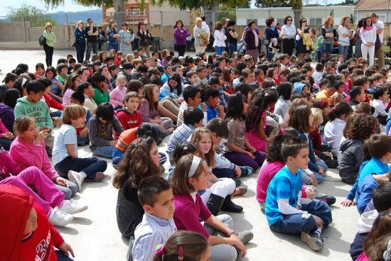 EL ALCALDE DE TOTANA Y LA DIRECTORA GENERAL DE CENTROS ASISTEN AL ACTO QUE ARRANCA CON LAS ACTIVIDADES PROGRAMADAS PARA CONMEMORAR EL 65 ANIVERSARIO DEL COLEGIO "LA CRUZ"