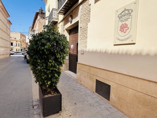 Acuerdan suscribir sendos convenios para la realizaci&oacute;n de acciones de inter&eacute;s social promovidas por C&aacute;ritas Parroquial de Santiago y C&aacute;ritas de las Tres Avemar&iacute;as en el a&ntilde;o 2026