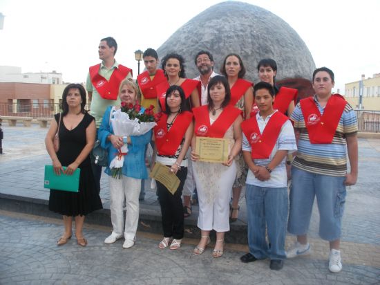 UN CENTENAR DE ALUMNOS DEL I.E.S. PRADO MAYOR RECIBEN SUS BECAS Y DIPLOMAS EN UNA CEREMONIA DE GRADUACIN CELEBRADA EN EL CENTRO SOCIOCULTURAL LA CRCEL