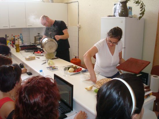 UN TOTAL DE VEINTE ALUMNOS SE INICIAN EN EL MUNDO DE LA COCINA A TRAVÉS DEL PROGRAMA DE CAPACITACIÓN SOCIOLABORAL PARA COLECTIVOS EN RIESGO DE EXCLUSIÓN SOCIAL