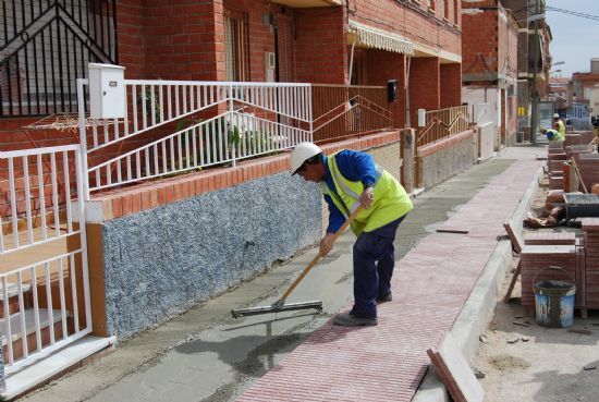 LOS DESEMPLEADOS TIENEN UNA NUEVA OFERTA LABORAL EN EL MUNICIPIO, YA QUE EL 40 %DEL BAREMO, DE LAS OBRAS Y SERVICIOS CONTRATADOS POR EL CONSISTORIO POR NEGOCIADO CON PUBLICIDAD QUE SUPEREN LOS 200.000 EUROS, ES PARA EMPRESAS QUE CONTRATEN PARADOS