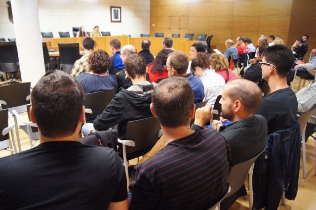 Representantes de 26 clubes de Totana se reúnen con la concejal de Deportes para tratar asuntos que afectan al desarrollo y promoción deportiva de estas entidades
