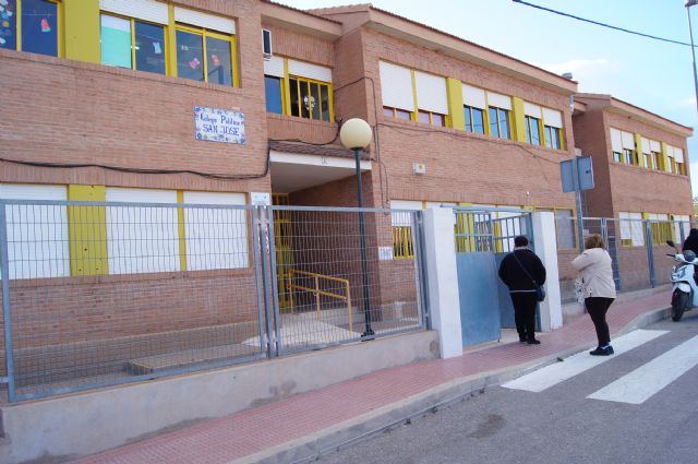 El Ayuntamiento insta a la Consejería de Educación a que construya la pista polideportiva del barrio de San José y un nuevo aulario en el IES "Prado Mayor"