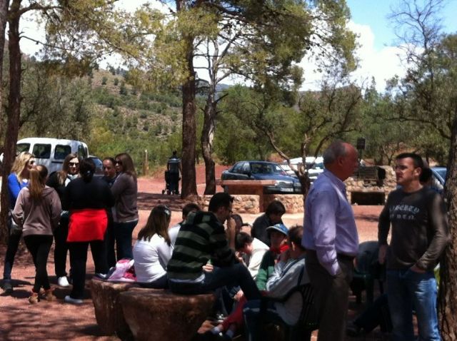 AUTORIDADES MUNICIPALES ASISTEN A LA JORNADA DE  CONVIVENCIA QUE PADRES Y ALUMNOS DE PADISITO CELEBRARON EL PARAJE DE LA SANTA