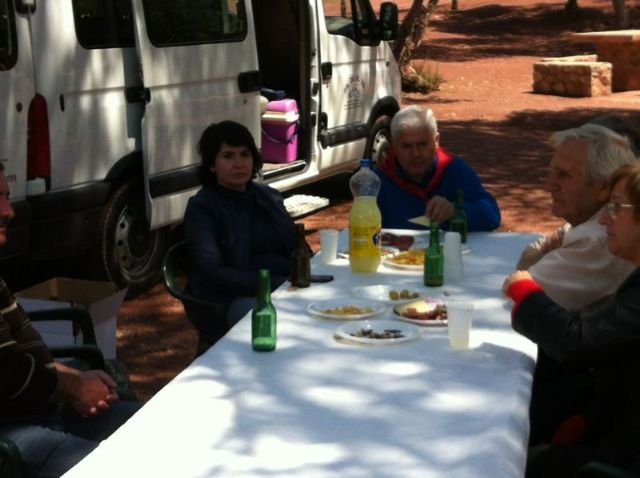 AUTORIDADES MUNICIPALES ASISTEN A LA JORNADA DE  CONVIVENCIA QUE PADRES Y ALUMNOS DE PADISITO CELEBRARON EL PARAJE DE LA SANTA