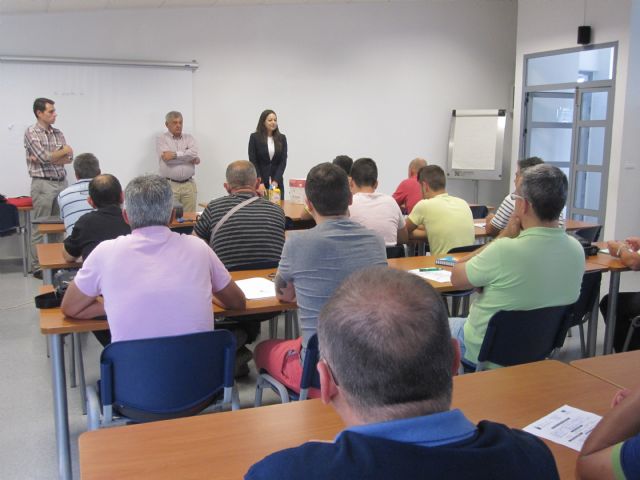 FOMENTO DEL EMPLEO Y AGRICULTURA CONTINÚAN CON LOS CURSOS DE FORMACIÓN ESPECÍFICA A AGRICULTORES DENTRO DE LA PROGRAMACIÓN DE LAS ACCIONES DEL PLAN LOCAL DE EMPLEO 2015