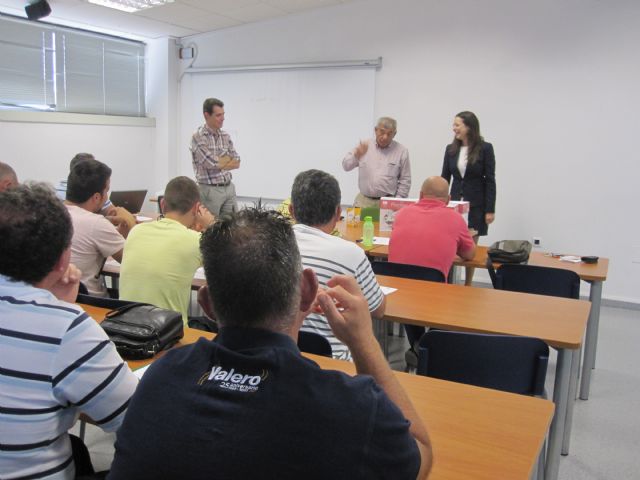 FOMENTO DEL EMPLEO Y AGRICULTURA CONTINÚAN CON LOS CURSOS DE FORMACIÓN ESPECÍFICA A AGRICULTORES DENTRO DE LA PROGRAMACIÓN DE LAS ACCIONES DEL PLAN LOCAL DE EMPLEO 2015