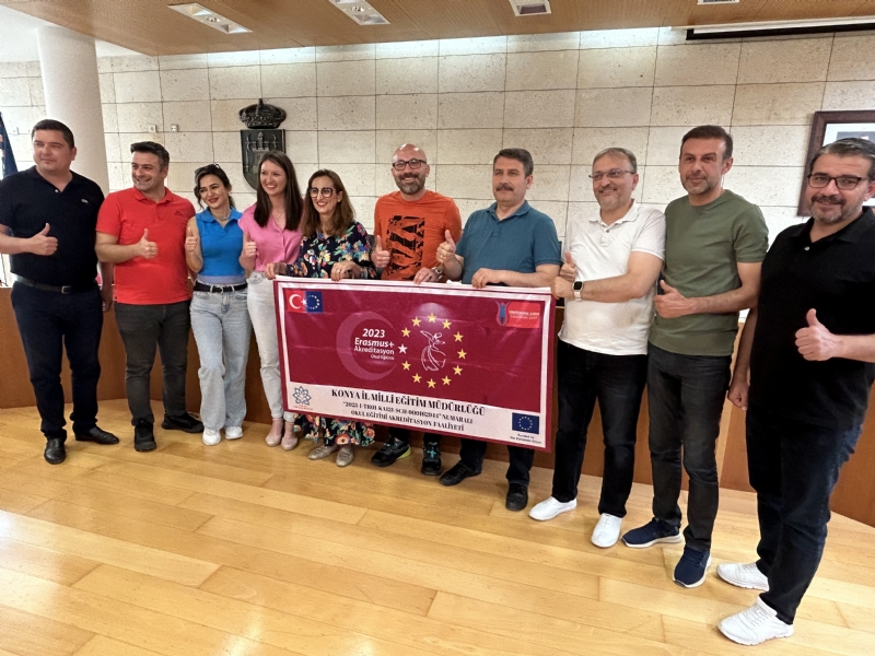 Realizan una recepción institucional a ocho profesores de Turquía que participan en una movilidad en el Colegio Reina Sofía dentro del programa Erasmus +