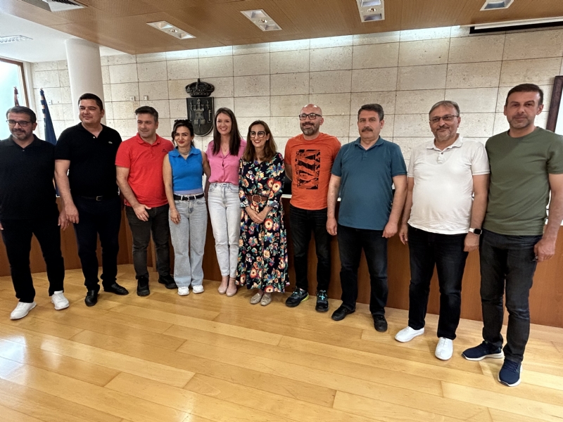 Realizan una recepción institucional a ocho profesores de Turquía que participan en una movilidad en el Colegio Reina Sofía dentro del programa Erasmus +