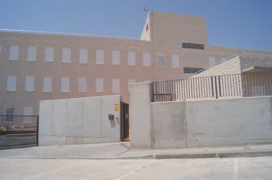 EL CURSO ESCOLAR PARA LOS ALUMNOS DEL COLEGIO DE LA CRUZ COMIENZA EN EL NUEVO COLEGIO QUE SE HA CONSTRUIDO EN LA ZONA DE LA RAMBLICA