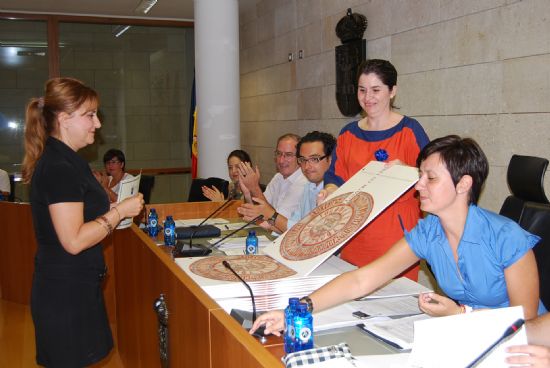 EL PLENO DE TOTANA REALIZA UN RECONOCIMIENTO INSTITUCIONAL A LOS OCHO ALCALDES PEDÁNEOS Y LA JUNTA VECINAL DE EL PARETÓN POR LA LABOR DESEMPEÑADA DURANTE LA LEGISLATURA 2007/2011