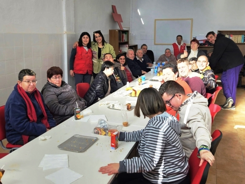 Se suscribe un convenio de colaboraci&oacute;n con Cruz Roja Espa&ntilde;ola en Totana para realizar actividades de voluntariado en los dos Centros de D&iacute;a para Personas con Discapacidad