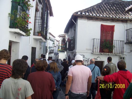 LA CONCEJALÍA DE BIENESTAR SOCIAL ORGANIZÓ UN VIAJE A GRANADA PARA FOMENTAR EL CONOCIMIENTO INTERCULTURAL Y CONOCER EL PATRIMONIO ARTÍSTICO DE ESTA CIUDAD, QUE CONTÓ CON LA PARTICIPACIÓN DE UN TOTAL DE 55 PERSONAS