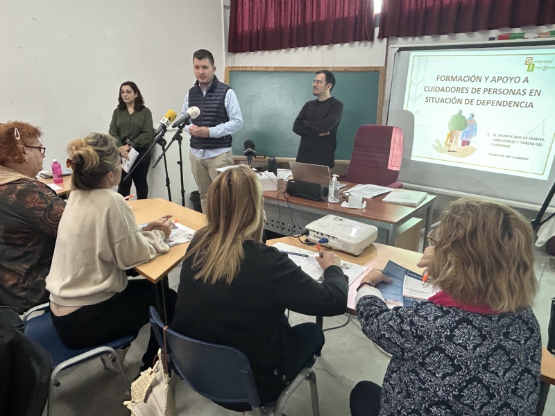 Un total de 15 personas participan en el Curso de Formación y Apoyo a Cuidadores de Personas en situación de Dependencia