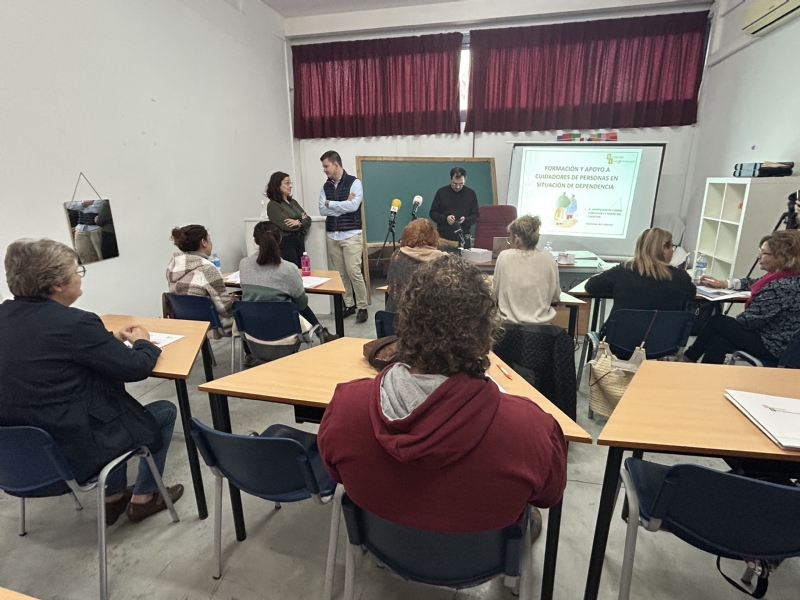 Un total de 15 personas participan en el Curso de Formación y Apoyo a Cuidadores de Personas en situación de Dependencia