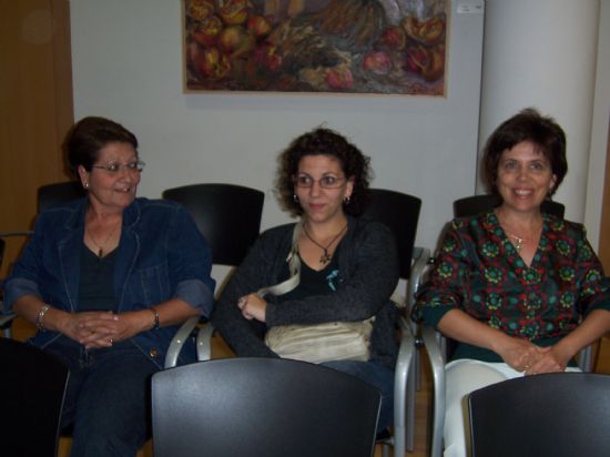 CULTURA COLABORA CON EL NUEVO COLECCIONABLE DEL LNEA LOCAL PARA PROMOCIONAR  A LOS PINTORES DE LA LOCALIDAD Y DIFUNDIR LAS LMINAS DE RINCONES DE TOTANA