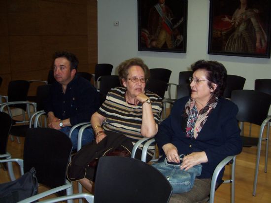 CULTURA COLABORA CON EL NUEVO COLECCIONABLE DEL LNEA LOCAL PARA PROMOCIONAR  A LOS PINTORES DE LA LOCALIDAD Y DIFUNDIR LAS LMINAS DE RINCONES DE TOTANA