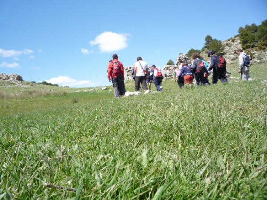 LOS USUARIOS DEL CENTRO OCUPACIONAL "JOSÉ MOYÁ" Y LOS DEL CENTRO OCUPACIONAL "ADEIMAR" DE SAN JAVIER PARTICIPAN EN LAS" II JORNADAS DE SENDERISMO" EN SIERRA ESPUÑA