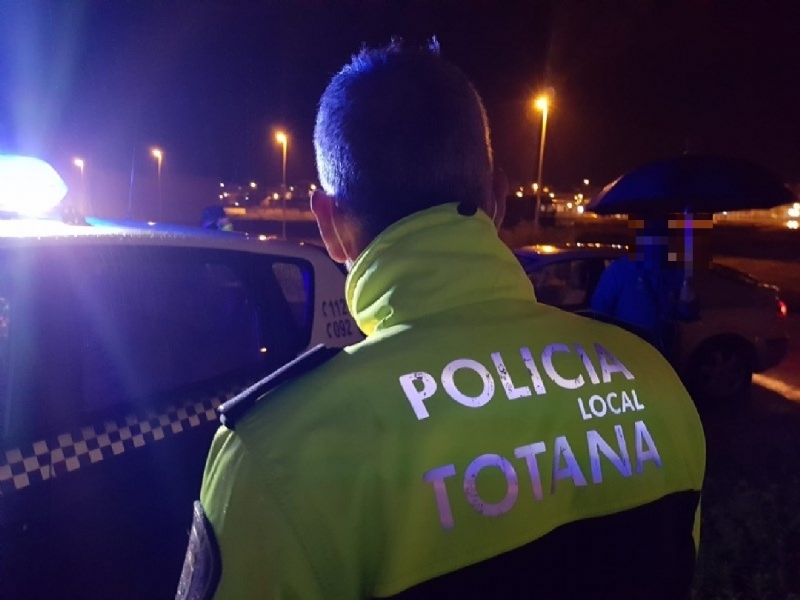 La Polica Local de Totana detiene al conductor de un vehculo que se haba saltado un control en el vecino municipio de Alhama de Murcia
