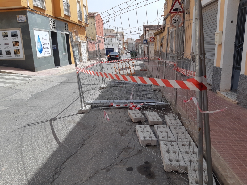 Comienzan las obras de renovacin de la red de agua potable y alcantarillado en un tramo de la calle Teniente Prez Redondo
