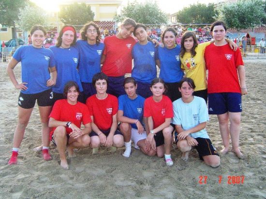 EL EQUIPO TAL CUAL SE PROCLAMA CAMPEN EN EL III TORNEO DE FTBOL PLAYA CIUDAD DE TOTANA
