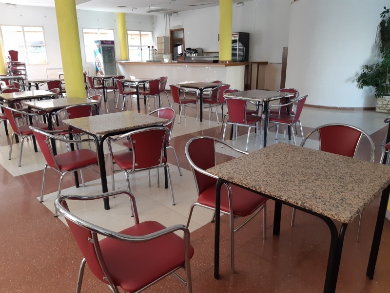 Se recepciona el contrato de explotacin de cafetera-bar del Centro Municipal de la Tercera Edad, situado en la plaza de la Balsa Vieja