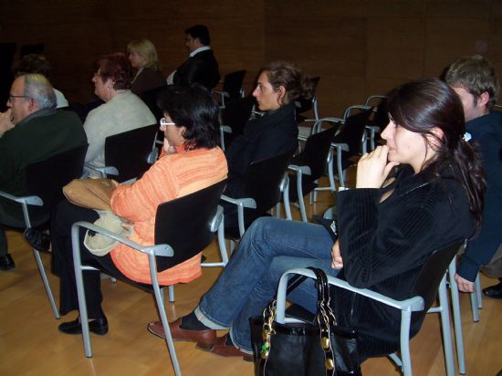 EL ALCALDE RECIBE A LOS COLECTIVOS SOCIALES DE LA LOCALIDAD Y LES INVITA A PARTICIPAR CON SUS APORTACIONES EN LA CONCEPCIN DEL  PLAN ESTRATGICO LOCAL Y EN  LA ELABORACIN DE LOS PRESUPUESTOS PARA EL 2008