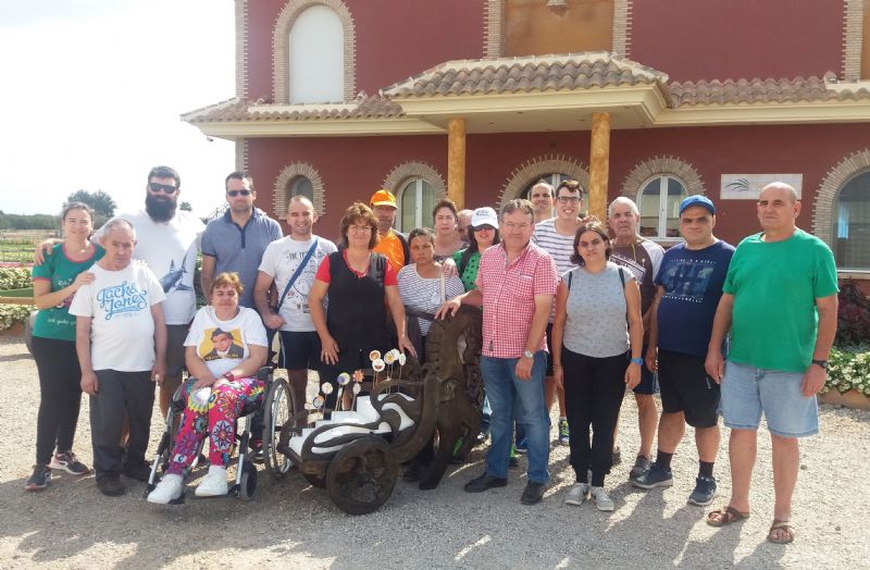 Los Centros de Da para la Discapacidad del Ayuntamiento de Totana reanudan el Taller de Jardinera despus de las vacaciones veraniegas
