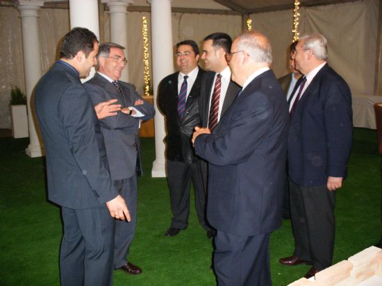 EL ALCALDE Y EL CONSEJERO DE ARTESANA INAUGURAN LA I CONVENCIN REGIONAL DE LA ARTESANA APLICADA A LA CONSTRUCCIN CON LA PRESENCIA DE UNAS 300 PERSONAS