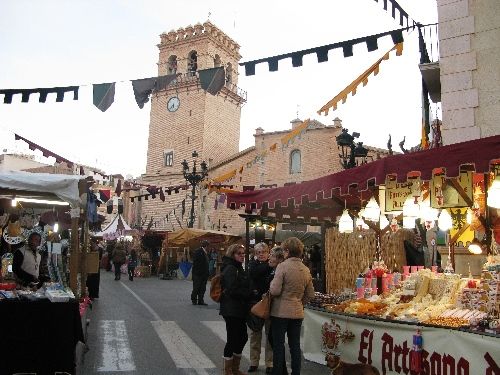 xito de visitantes al tradicional Mercado Medieval, celebrado este fin de semana, con el que se abre de forma oficial el programa de los festejos patronales de La Santa2015