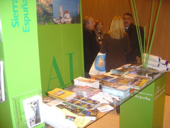 RUTAS DE SENDERISMO Y PARAJE DE LA SANTA, PRINCIPALES ATRACTIVOS DE LA OFERTA TURSTICA DE TOTANA EN LA FERIA INTERNACIONAL DE TURISMO2005 DE MADRID