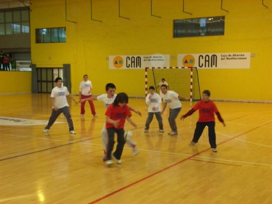 LA EMPRESA CONSTRUCCIONES HERMANOS PALOMARES SUBVENCIONA LAS EQUIPACIONES DEL PROGRAMA DE DEPORTE ESCOLAR EN TOTANA, ORGANIZADO POR LA CONCEJALA DE DEPORTES Y LA DIRECCIN GENERAL DE DEPORTES DE LA REGIN DE MURCIA  