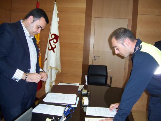 TOMAN POSESIN COMO FUNCIONARIOS EN PRCTICAS LOS 11 NUEVOS AGENTES DE POLICA LOCAL DE TOTANA 