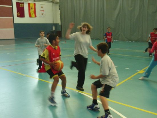 COMIENZA LA FASE INTERMUNICIPAL BENJAMÍN Y ALEVÍN DE DEPORTE ESCOLAR CON LA PARTICIPACIÓN DE CINCO CENTROS DE ENSEÑANZA DE TOTANA EN LAS MODALIDADES DE FÚTBOL SALA, BALONCESTO, BALONMANO, VOLEIBOL Y MULTIDEPORTE