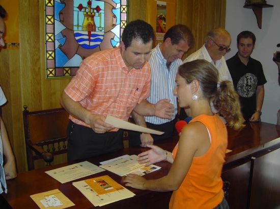 SE CLAUSURA CON XITO DE RESULTADOS EL III ENCUENTRO DE JVENES DISEADORES Y ARTESANOS DE TOTANA