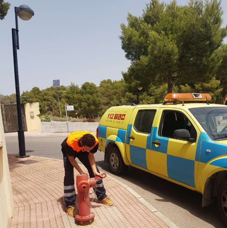 Proteccin Civil acomete trabajos de revisin tcnica en ms de 150 hidrantes distribuidos por el casco urbano y el polgono industrial El Saladar
