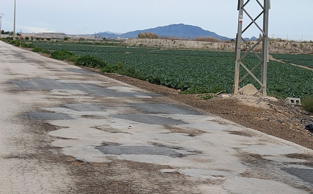 La Consejera de Agricultura incluye tres caminos rurales de Totana de los 37 de la Regin elegidos para su adecuacin por un importe total de 6 millones de euros 