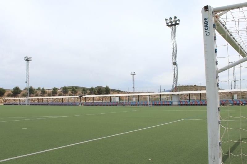 Adjudican por 444.000 euros las obras de sustitución de césped artificial y reparación del sistema de riego de los campos de fútbol de la Ciudad Deportiva "Valverde Reina" 