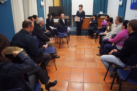 LAS AMPAS DE LOS CENTROS DE ENSEÑANZA DE TOTANA SE REÚNEN CON LAS AUTORIDADES LOCALES PARA HACERLES LLEGAR SUS NECESIDADES Y CONOCER LOS PROGRAMAS MUNICIPALES PARA EL NUEVO CURSO 2012/13