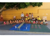 Más de 250 niños y niñas participan en las Escuelas de Verano en los colegios La Cruz y Santiago, organizados por el Colectivo El Candil con la colaboración de la Concejalía de Juventud