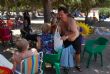 AUTORIDADES MUNICIPALES VISITAN A LAS PERSONAS MAYORES QUE PARTICIPAN EN EL PROGRAMA DE VIAJES "ìVENTE A LA PLAYA!", QUE SE DESARROLLA DURANTE LOS MESES DE VERANO, EN LA CALA DEL PINO DE LA MANGA DEL MAR MENOR - Foto 14