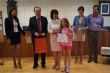 LA ALCALDESA DE TOTANA Y EL DIRECTOR DEL INSTITUTO DE SEGURIDAD Y SALUD LABORAL ENTREGAN LOS PREMIOS DEL CERTAMEN DE DIBUJO "CRECE EN SEGURIDAD" A DIEZ ALUMNOS DE LA LOCALIDAD  - Foto 7