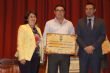 El Ayuntamiento entrega los reconocimientos a los colegios "Santiago", "Santa Eulalia" y "Tierno Galván" por sus aniversarios y la mención honorífica especial a todos los centros educativos de la localidad - Foto 7