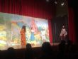 Autoridades municipales asisten a la representación de la obra de teatro "El Mago de Oz", que interpretaron madres del CEIP "Santiago" a beneficio de AELIP - Foto 1