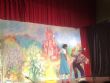 Autoridades municipales asisten a la representación de la obra de teatro "El Mago de Oz", que interpretaron madres del CEIP "Santiago" a beneficio de AELIP - Foto 2
