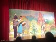 Autoridades municipales asisten a la representación de la obra de teatro "El Mago de Oz", que interpretaron madres del CEIP "Santiago" a beneficio de AELIP - Foto 3