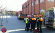 Alumnos del colegio "Reina Sofía" de Totana participan en un simulacro de evacuación del edificio en caso de terremoto - Foto 3