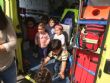 Alumnos de la Escuela Infantil "Clara Campoamor" participan en una actividad para acercar a los más pequeños a los vehículos de seguridad y emergencias - Foto 7